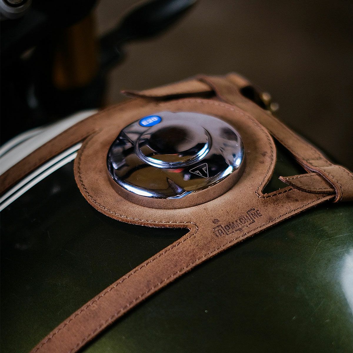 Trip Machine｜タンクストラップ for トライアンフ 400｜雑貨｜タバコブラウン