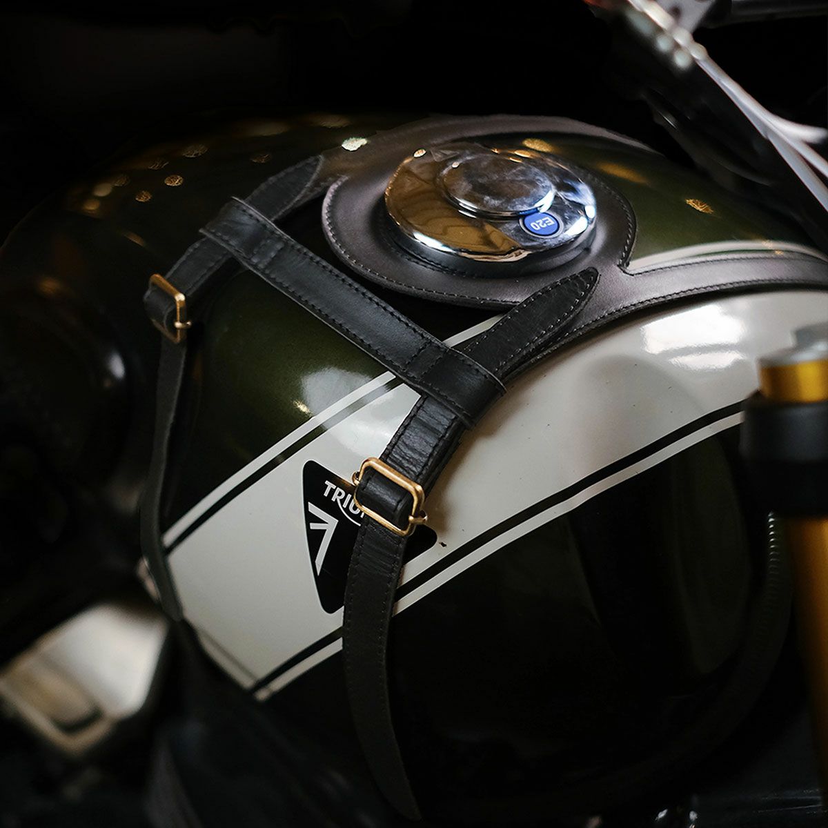 Trip Machine｜タンクストラップ for トライアンフ 400｜雑貨｜ブラック