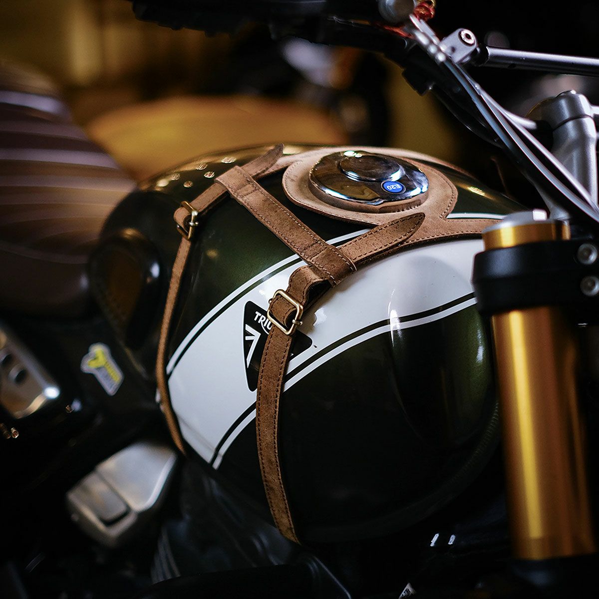 Trip Machine｜タンクストラップ for トライアンフ 400｜雑貨｜タバコブラウン