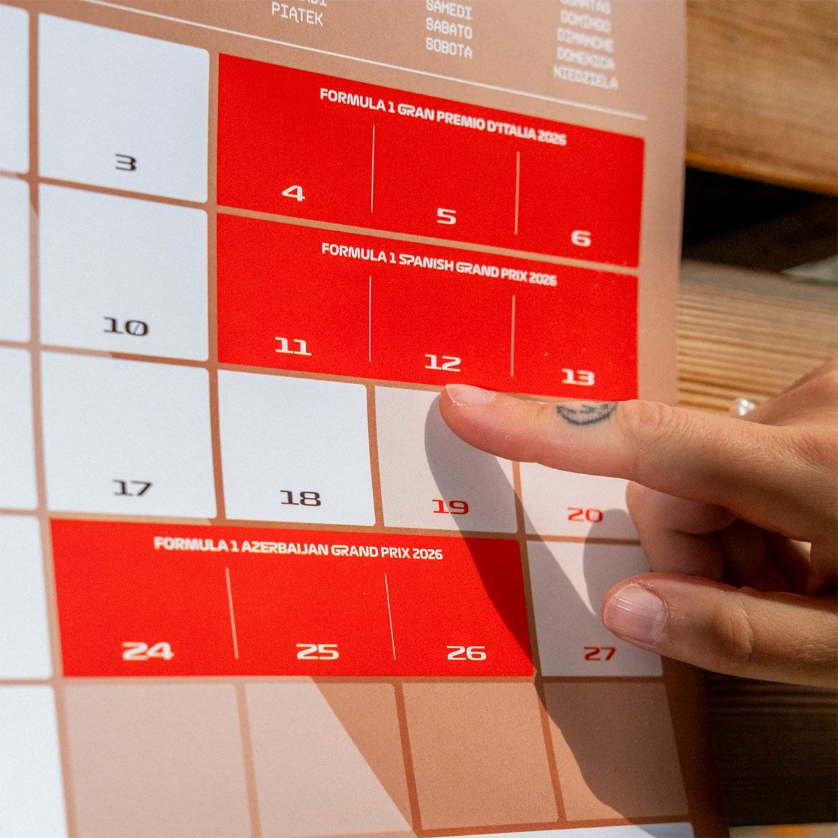 Automobilist｜F1 オフィシャル カレンダー 2026｜雑貨