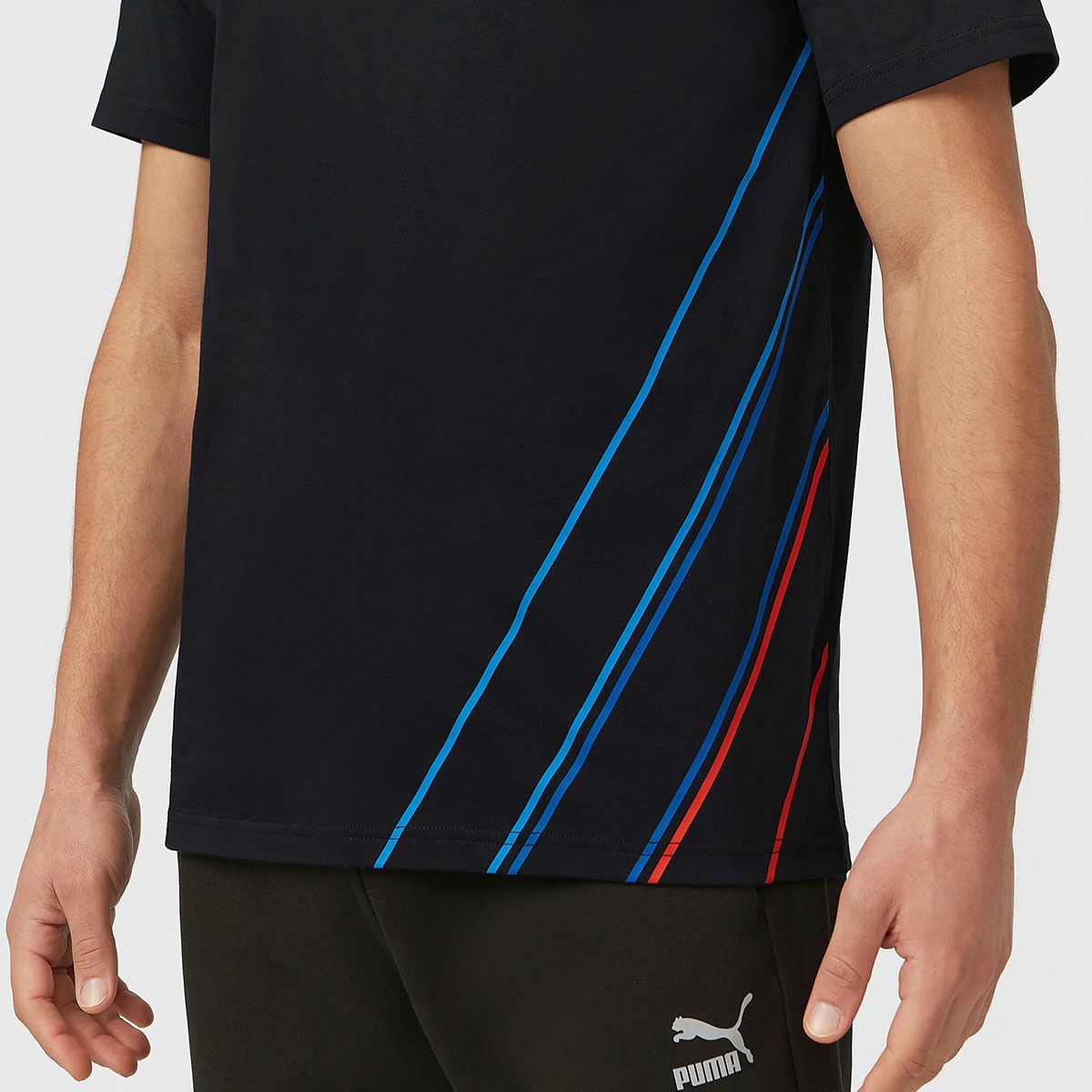 BMW PUMA｜BMW RP メンズ Tシャツ｜ウェア｜ダークグレー｜モデル着用