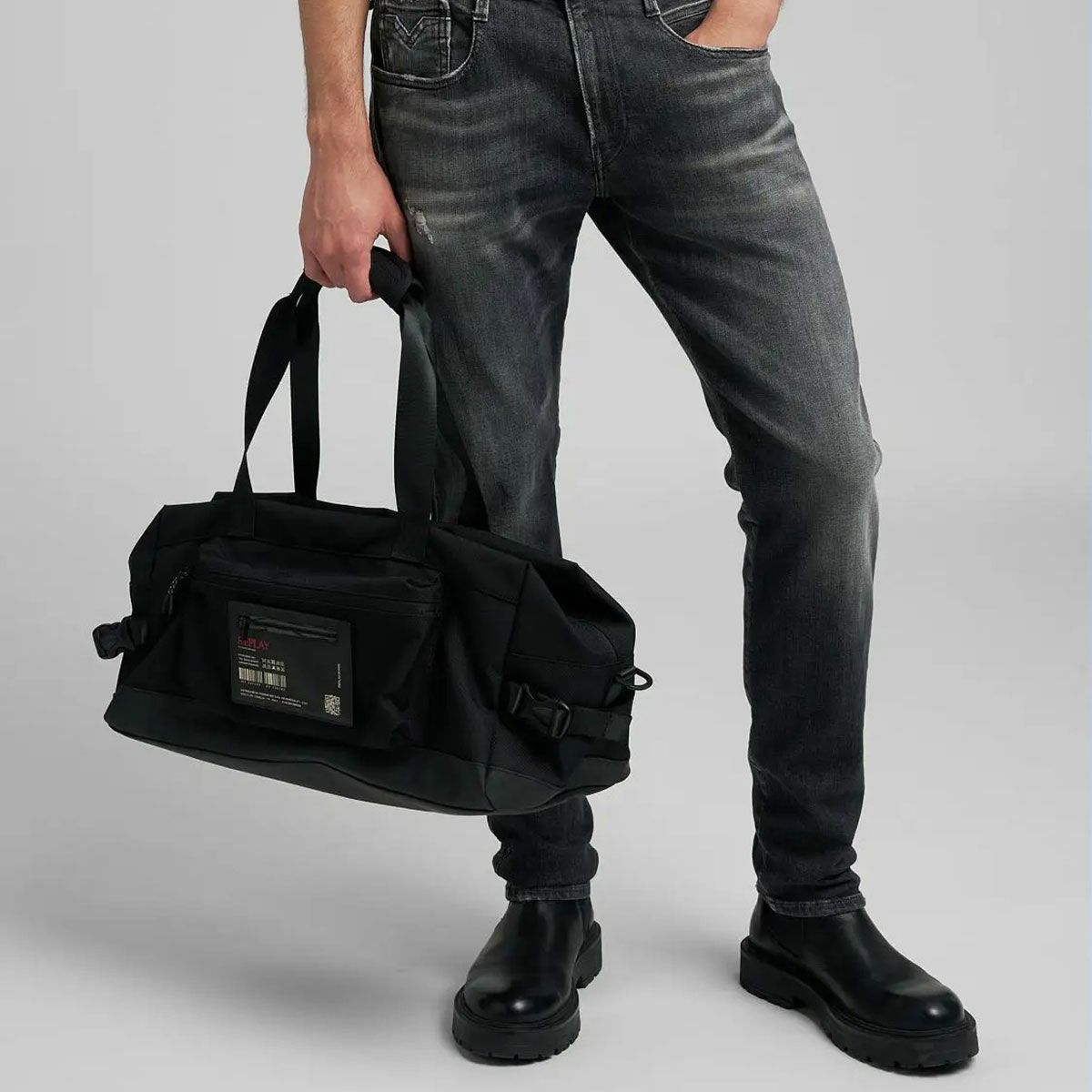 REPLAY｜ブラック ボストン バッグ｜ボストンバッグ｜ブラック｜モデル着用