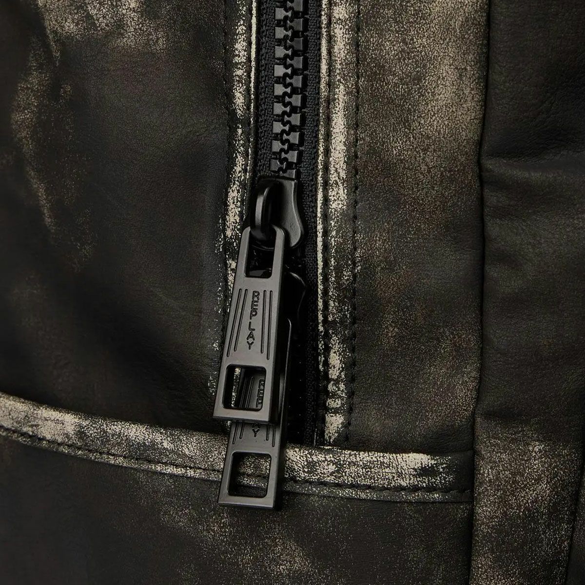 REPLAY｜ウォッシュド ブラック バックパック｜バッグ｜ウォッシュドブラック