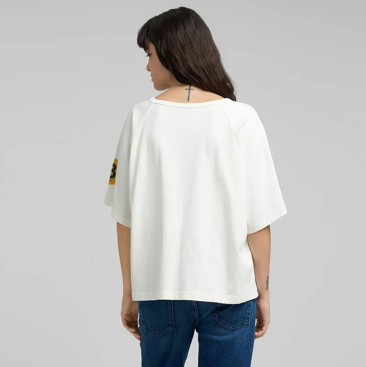 REPLAY｜オーバーサイズ コットン Tシャツ｜トップス｜ナチュラルホワイト｜モデル着用