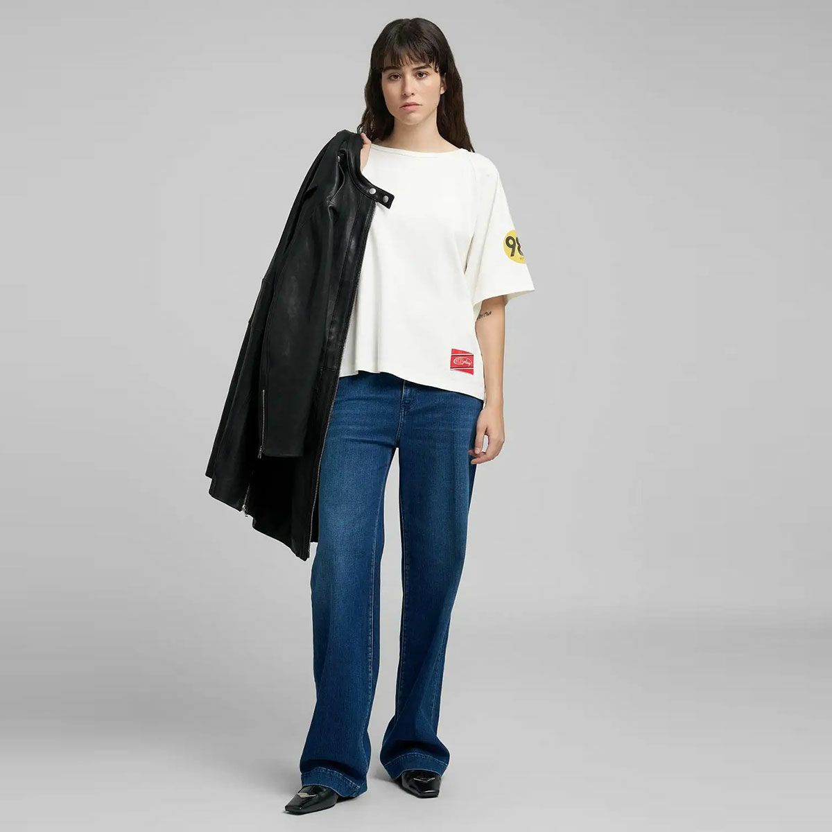 REPLAY｜オーバーサイズ コットン Tシャツ｜トップス｜ナチュラルホワイト｜モデル着用