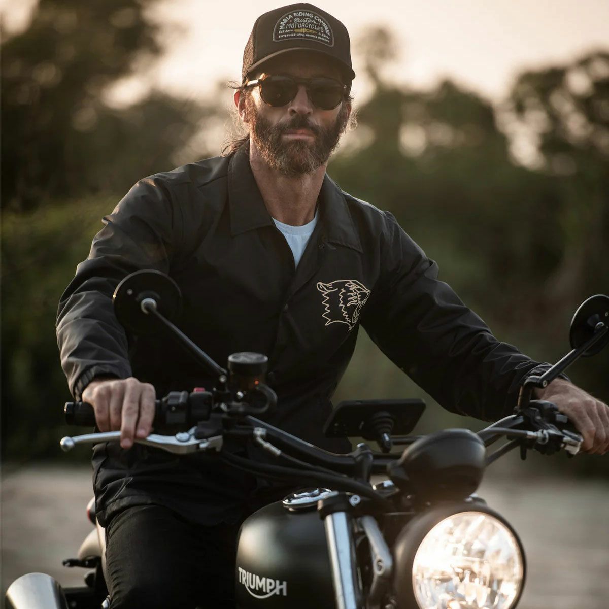 Maria Riding Company｜ワイルドキャット コーチジャケット｜アウター｜ブラック｜モデル着用