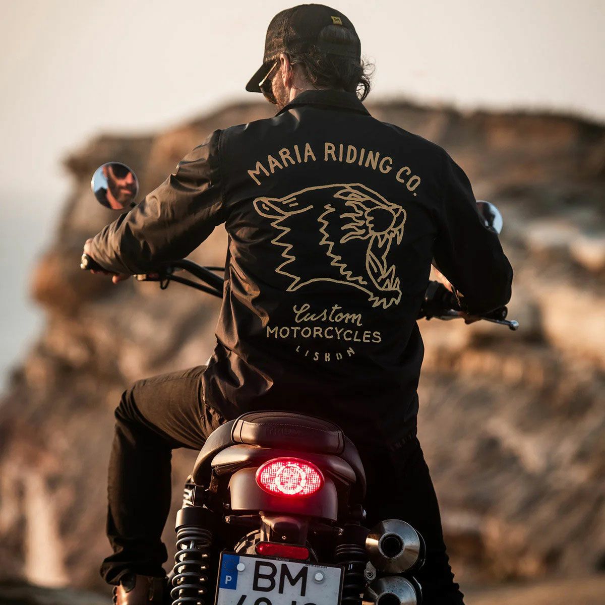 Maria Riding Company｜ワイルドキャット コーチジャケット｜アウター｜ブラック｜モデル着用