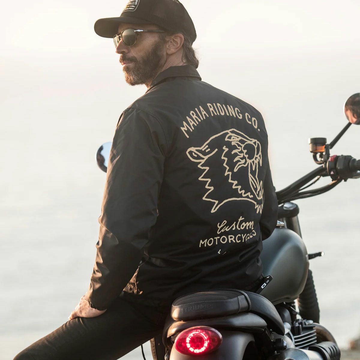 Maria Riding Company｜ワイルドキャット コーチジャケット｜アウター｜ブラック｜モデル着用