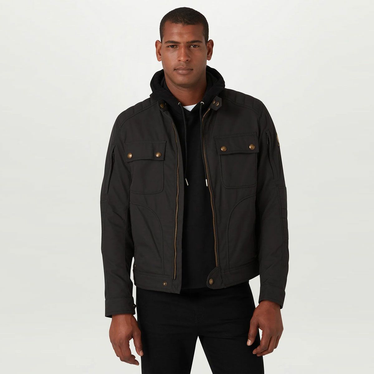 BELSTAFF｜ロバーツ モーターサイクル ジャケット｜アウター｜ブラック｜モデル着用