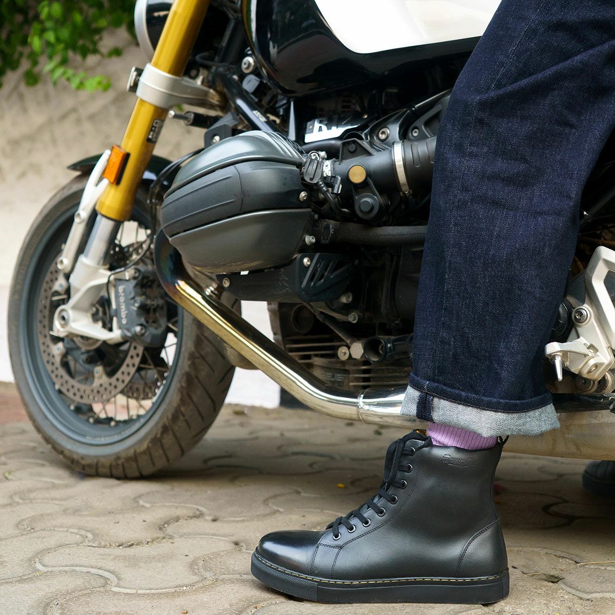 Trip Machine｜ESC メンズ ライディング スニーカー｜シューズ｜ブラック｜モデル着用