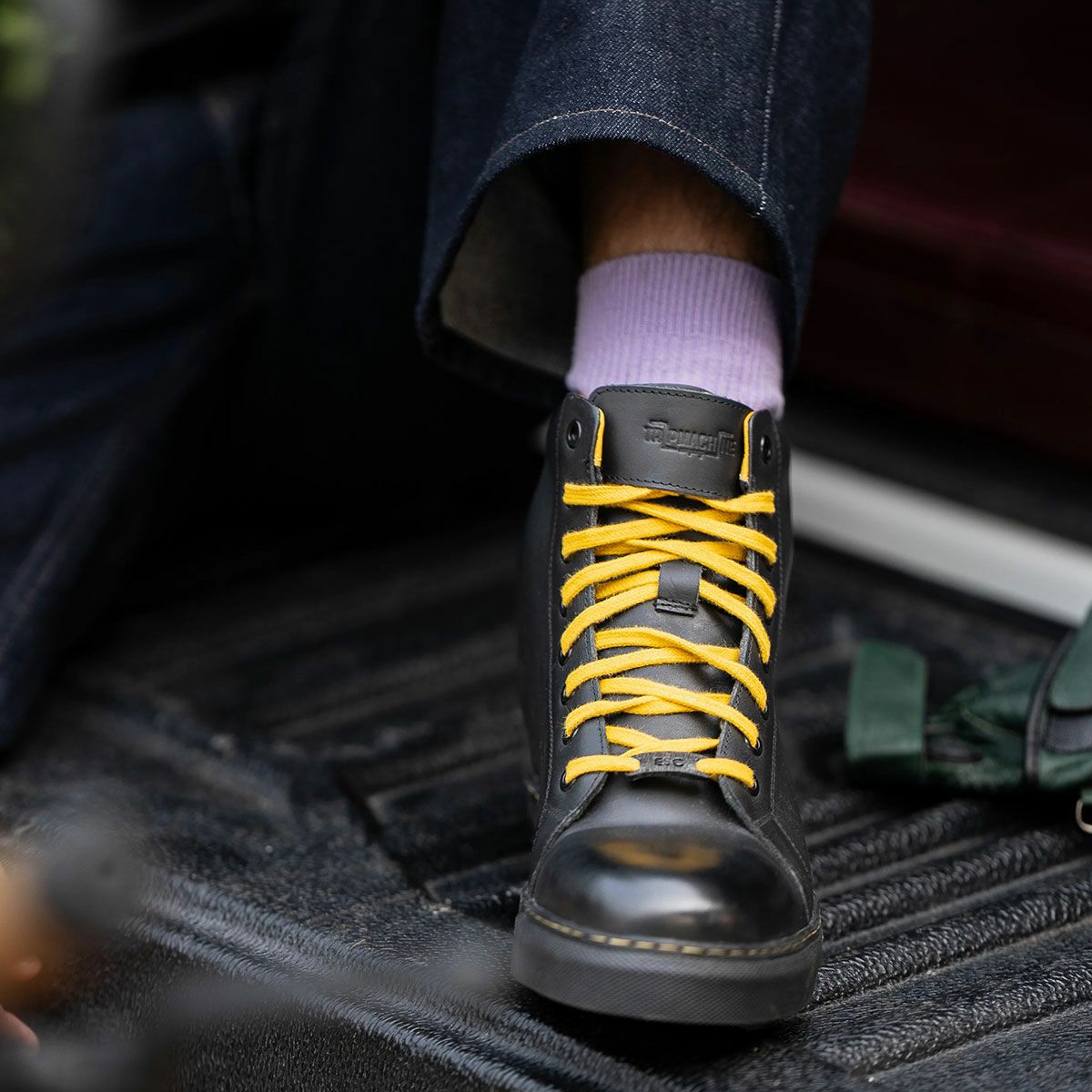 Trip Machine｜ESC メンズ ライディング スニーカー｜シューズ｜ブラック｜モデル着用