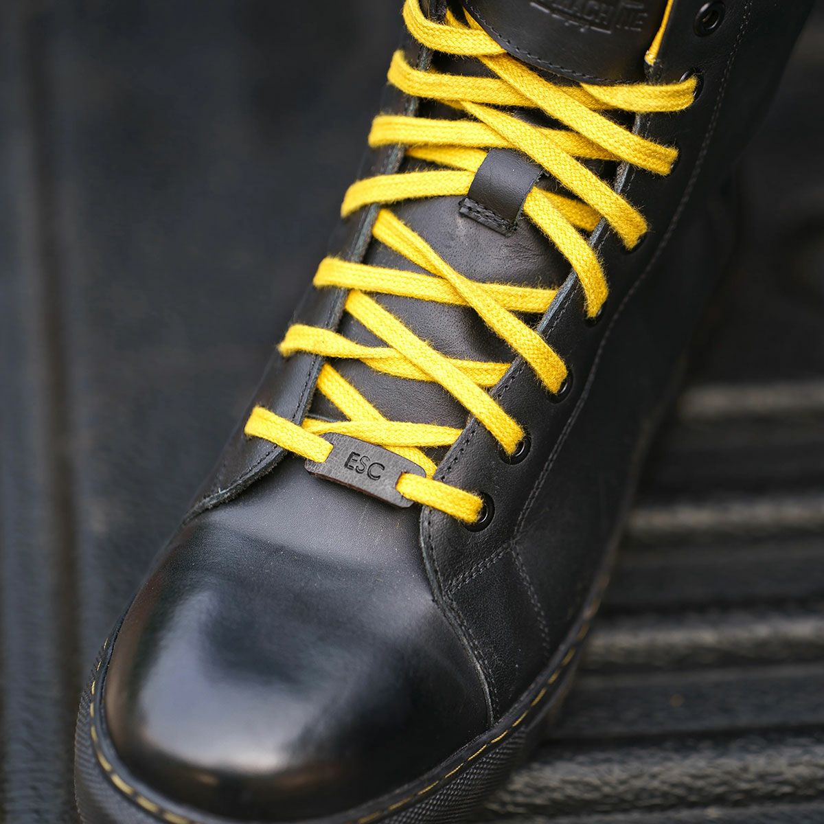 Trip Machine｜ESC メンズ ライディング スニーカー｜シューズ｜ブラック｜モデル着用