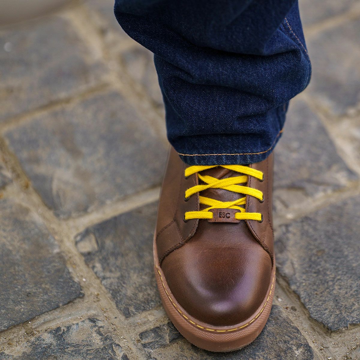 Trip Machine｜ESC メンズ ライディング スニーカー｜シューズ｜モカ｜モデル着用