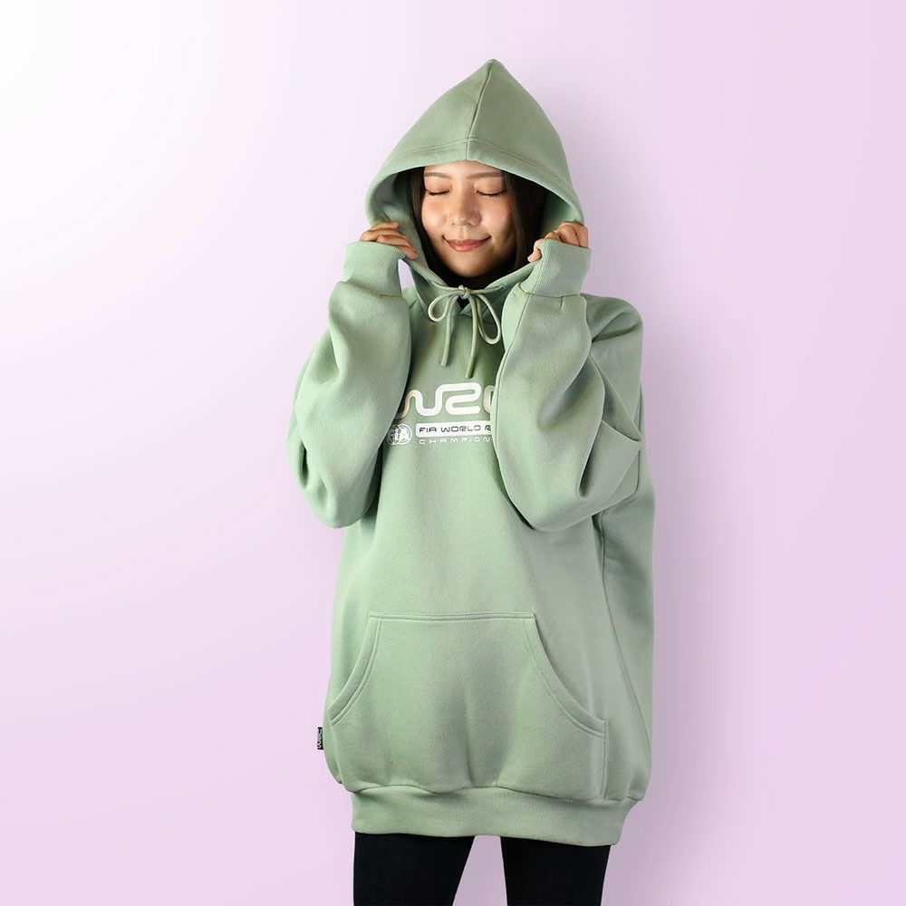 WRC｜WRCベーシックフーディー｜ウェア｜グリーン｜モデル着用