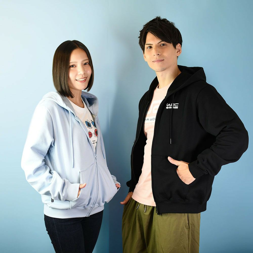 WRC｜ZIPフーディーMonte Carlo｜ウェア｜ブラック｜モデル着用