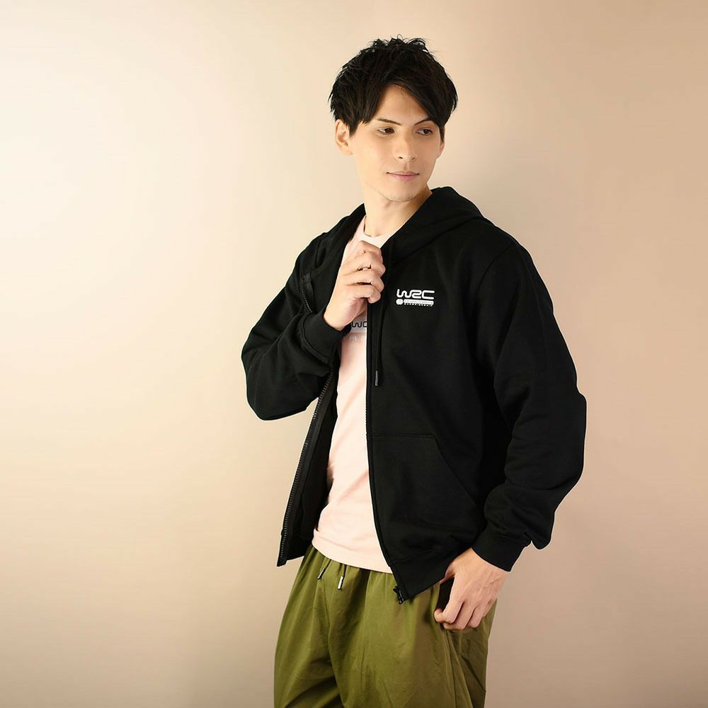 WRC｜ZIPフーディーMonte Carlo｜ウェア｜ブラック｜モデル着用