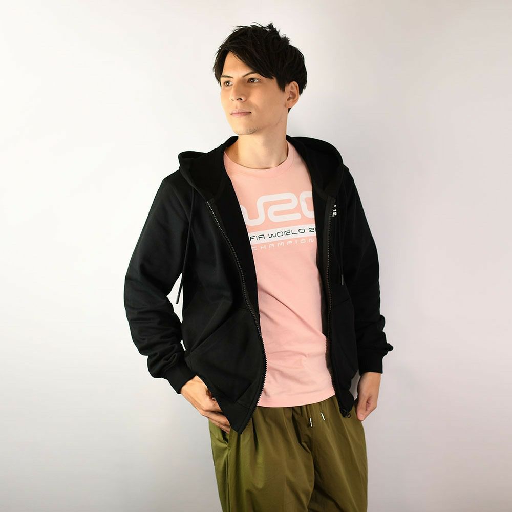 WRC｜ZIPフーディーMonte Carlo｜ウェア｜ブラック｜モデル着用