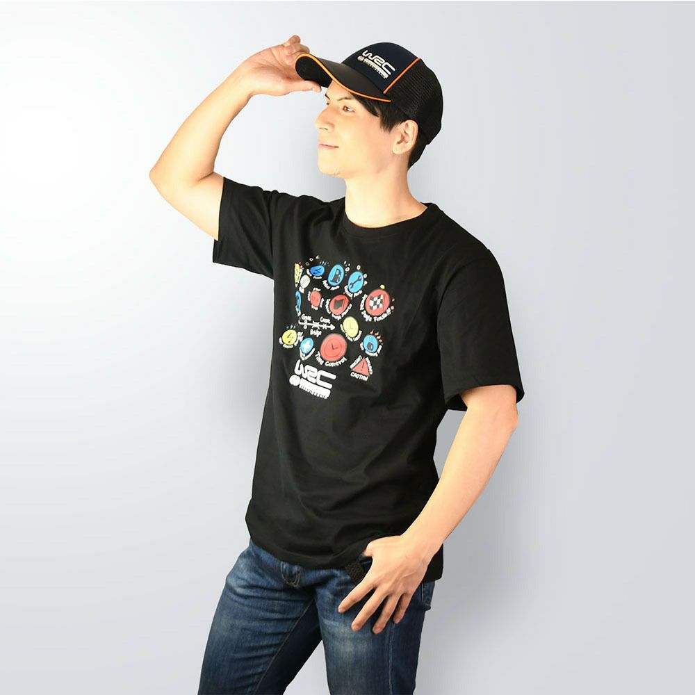 WRC｜”KANBAN”Tシャツ｜ウェア｜ブラック｜モデル着用
