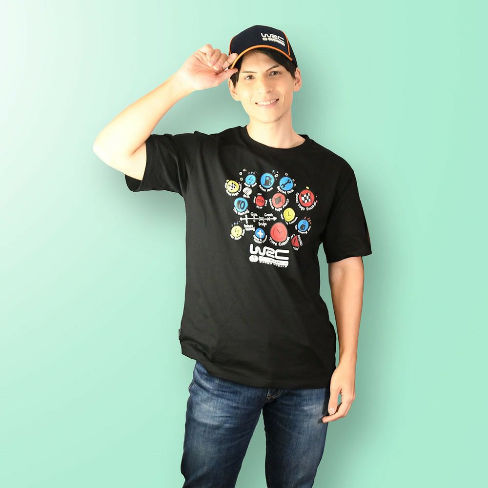 WRC｜”KANBAN”Tシャツ｜ウェア｜ブラック｜モデル着用