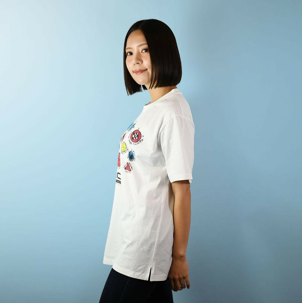 WRC｜”KANBAN”Tシャツ｜ウェア｜ホワイト｜モデル着用