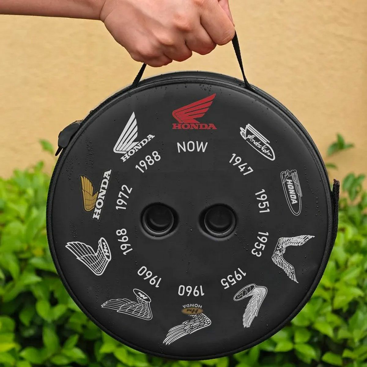 Cassette Car Products｜折り畳み椅子 デザイン ホンダウイングヒストリー イス スツール｜雑貨｜使用イメージ