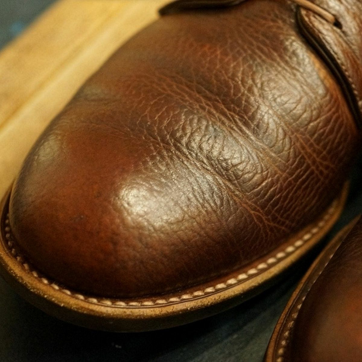 M.MOWBRAY｜サドルアップ ビーズエイジングバーム｜レザーケア｜使用イメージ