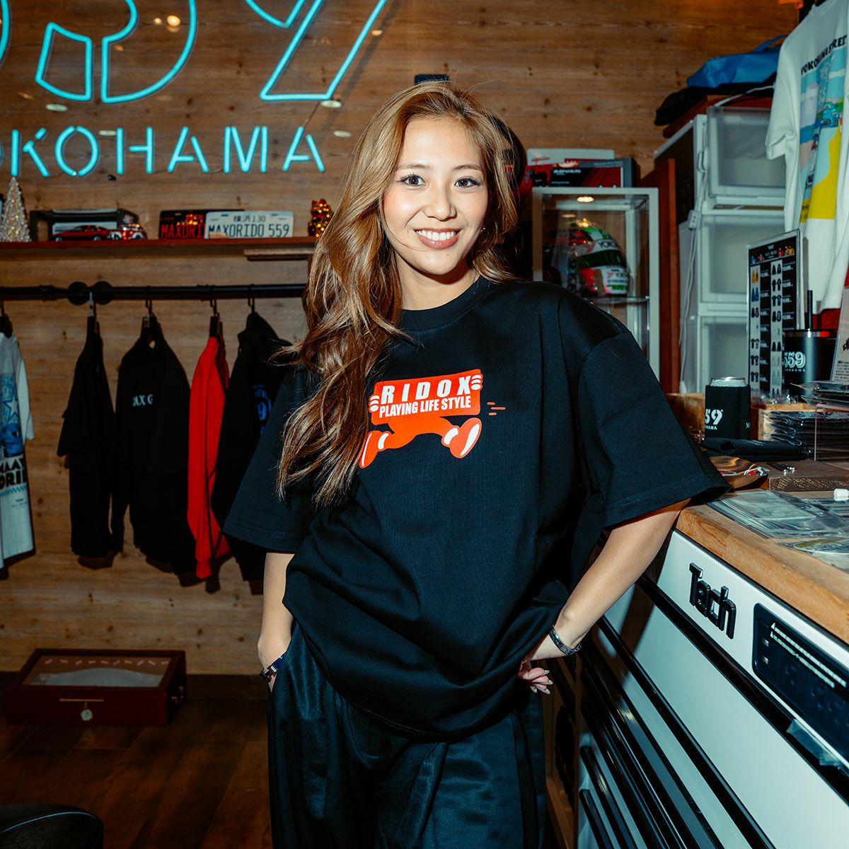 MAX ORIDO｜MAX ORIDO RIDOX VERSION 2 Tシャツ｜ウェア｜モデル着用