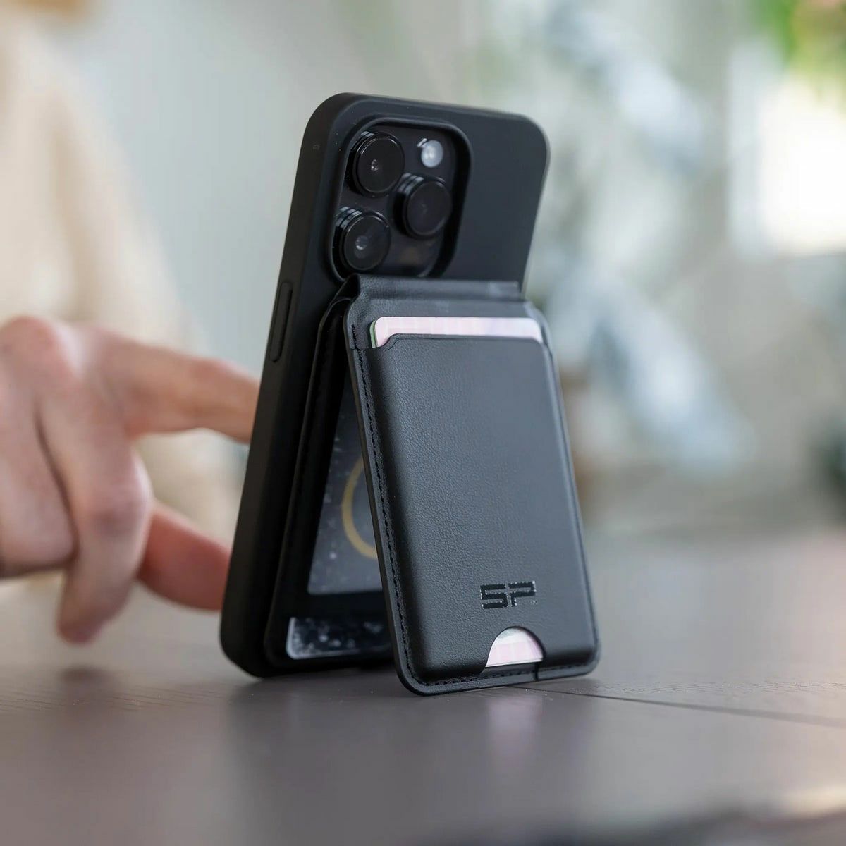 SP CONNECT｜マグネットカードウォレット｜雑貨｜ブラック｜使用イメージ