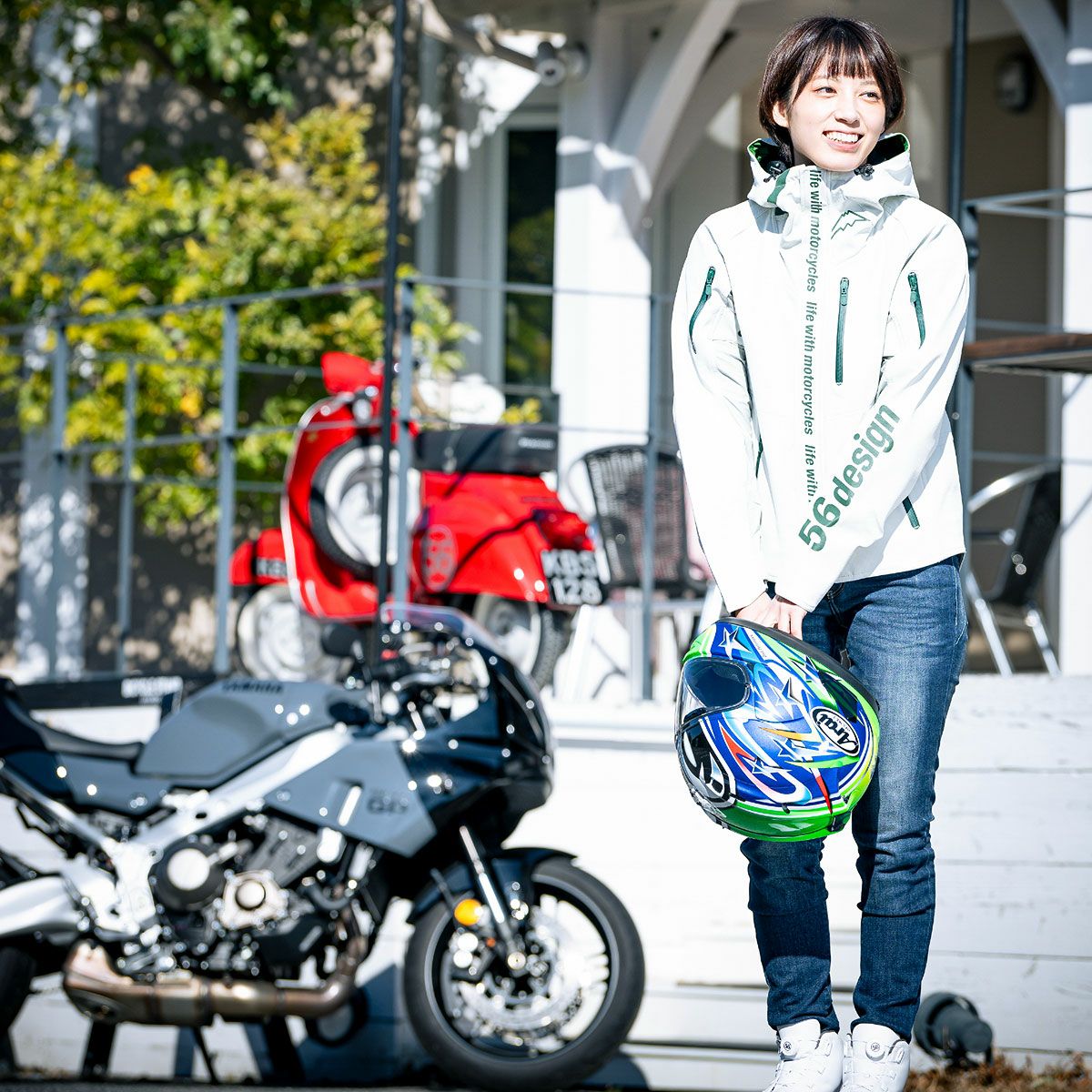 56design｜アクシス ジャケット ’26｜アウター｜ホワイト×フォレストグリーン｜モデル着用