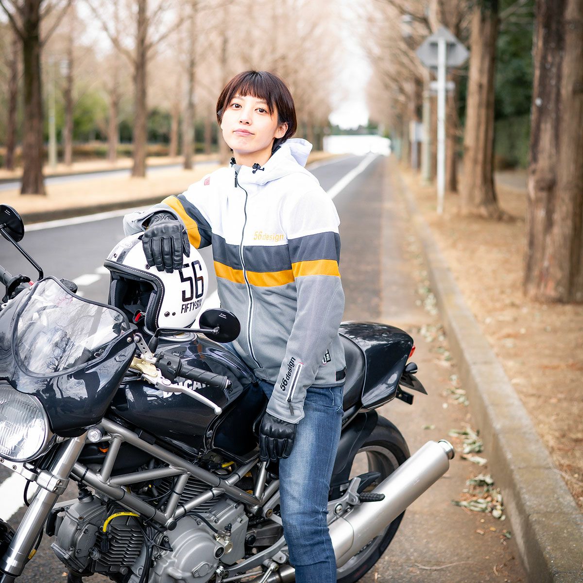 56design｜レトロ ボーダー メッシュ パーカー｜アウター｜ホワイト×イエロー｜モデル着用